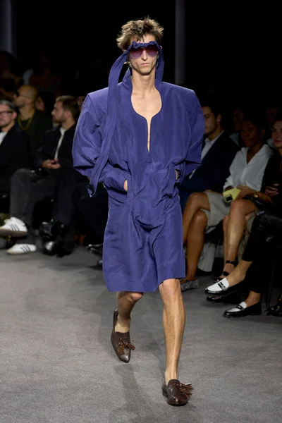 Look 11
